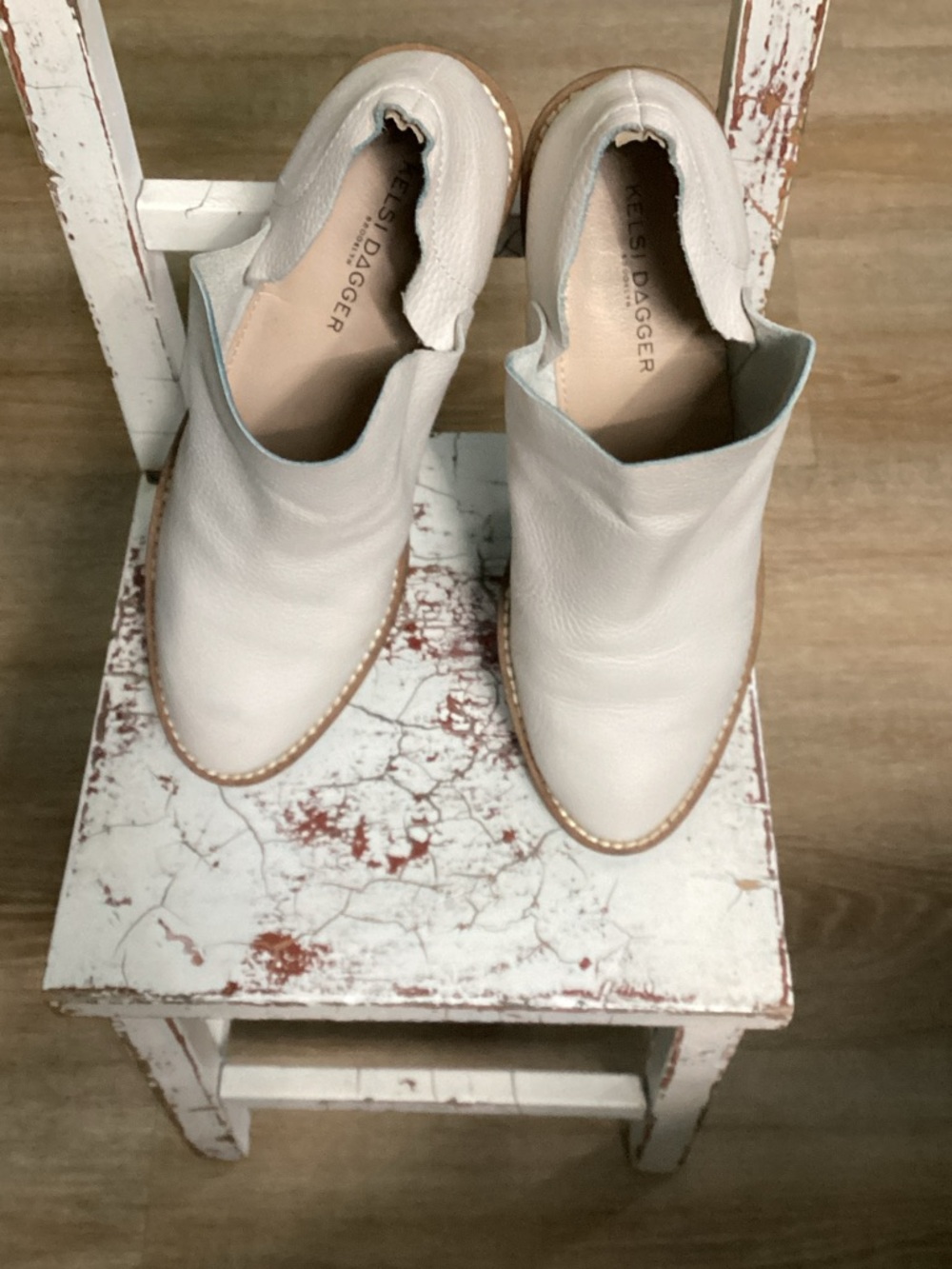 Kelsi Dagger Cream Leather Slip-On Mules Size 6.5